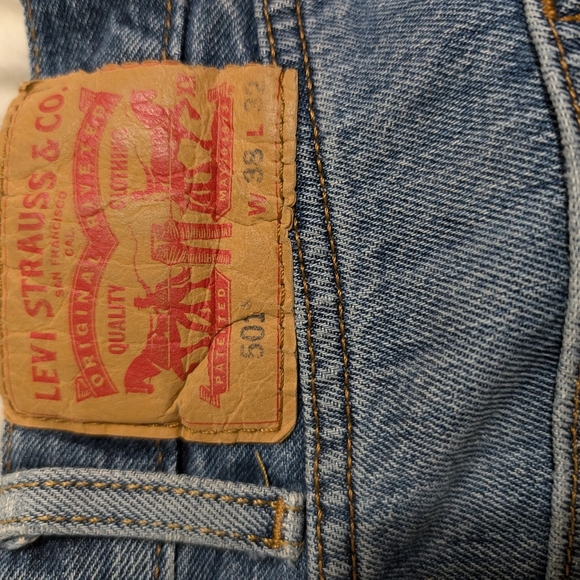 Vintage Levi's 501 Jeans Blue Denim Dark Wash Men's Size 38X32 - Picture 2 of 5